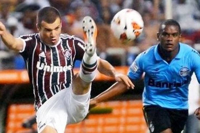 "Pedra no sapato", Grêmio faz 3 no Flu e embola Grupo 8