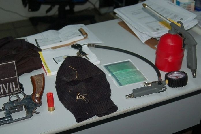 Operação recupera carro de prefeita; um assaltante morreu