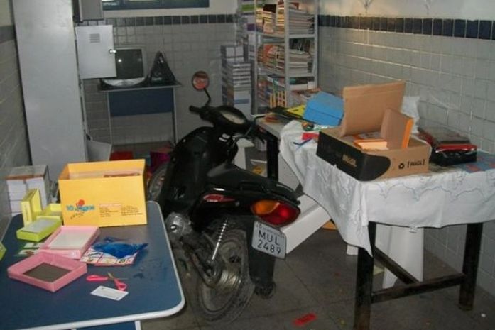 Criminosos arrombam escola e roubam merenda