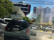 Incêndio atinge área de lazer em residência e assusta moradores