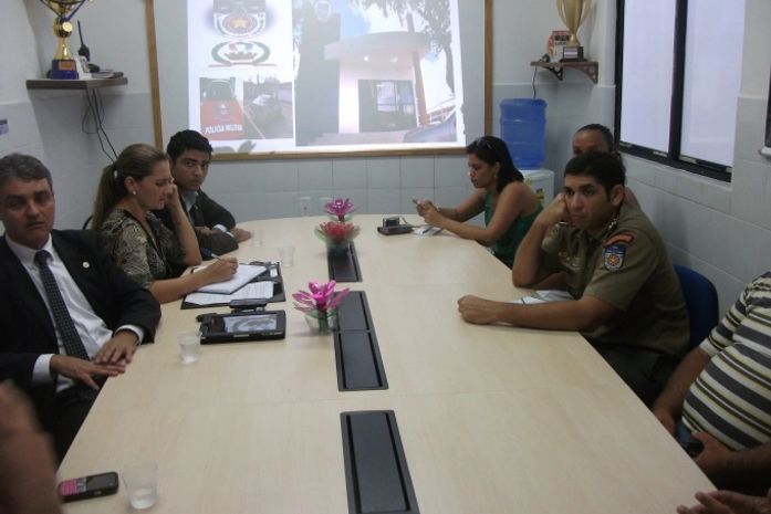 Maurício Brêda em visita à base do Jacintinho