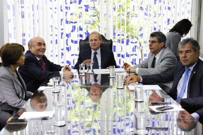 Renan preside mais uma reunião da Mesa Diretora para definir agenda legislativa