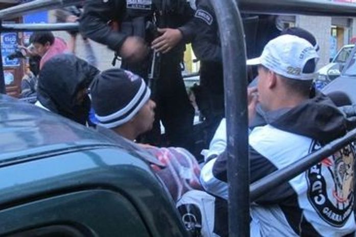 Após autópsia, polícia boliviana indicia 12 corintianos por homicídio