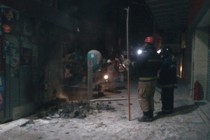 Incêndio em banca de revista no Centro assusta lojistas