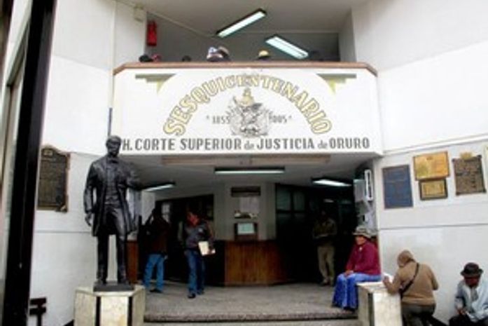 Torcedores presos não devem voltar ao Brasil antes de agosto, diz defesa