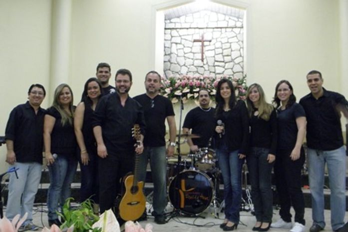 Banda liderada por Wagner Omena lança este sábado novo CD com músicas que versam sobre vários temas do ambiente cristão