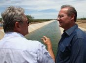 Renan (à dir) visitou obras do Canal do Sertão com o governador Teotonio