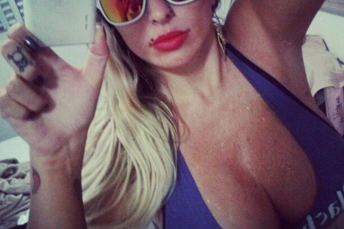 Superdecotada, Sabrina Boing Boing lança pergunta: 'Dormir ou ir para rave?'