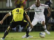 Lateral-direito do Fluminense se envolve em confusão em bar na Ilha do Governador