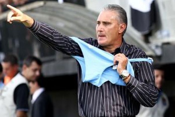 Hostilizado em Bragança Paulista, Tite xinga torcedores e desabafa