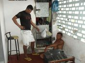 Presos em condições precárias na delegacia de Palmeira dos Índios