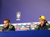 Daniel Alves afirma que Barcelona já tem acordo com Neymar
