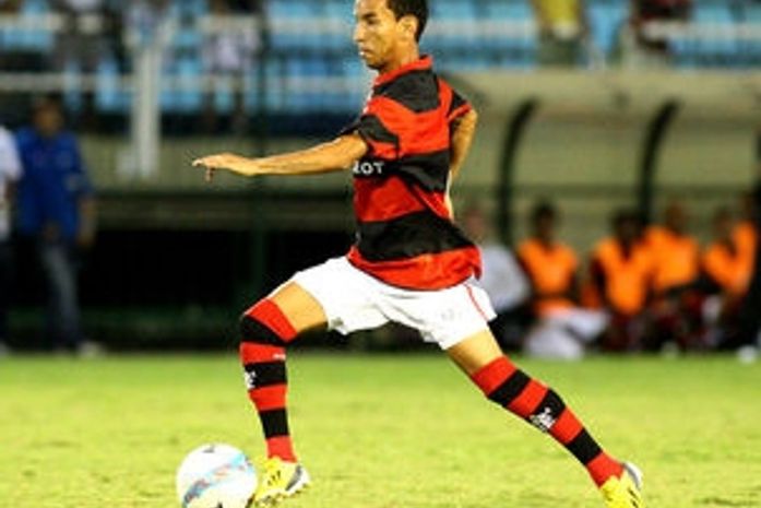 Próximo de renovar com o Flamengo, Rafinha já desperta interesse do PSG