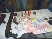 PC prende acusados de tráfico e porte ilegal de arma