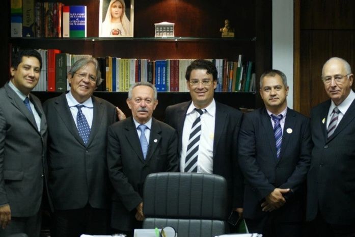 Os canavieiros com o senador Benedito de Lira