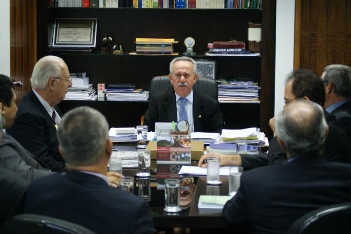 Senador Benedito de Lira defende os canavieiros do Nordeste