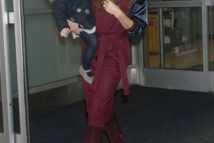 Filha de Victoria Beckhan tem coleção de sapatos avaliada em R$ 4 mil