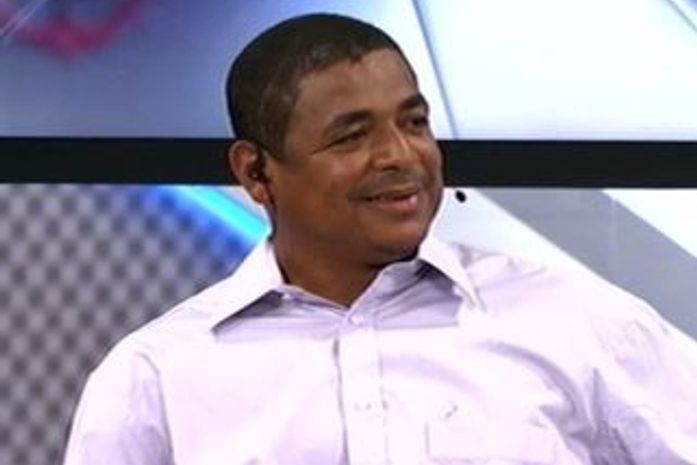 Globo aposta em piadas de Vampeta em jogo do Corinthians sem torcida