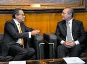 Renan (direita) se reuniu com o presidente da Câmara, Henrique Alves