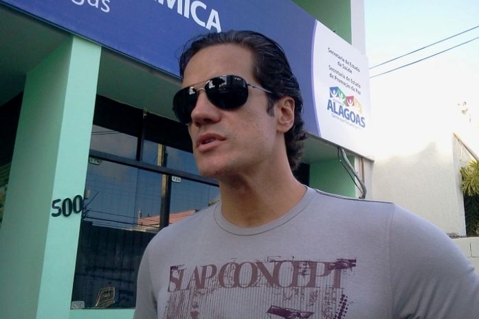 Ator Carlos Machado