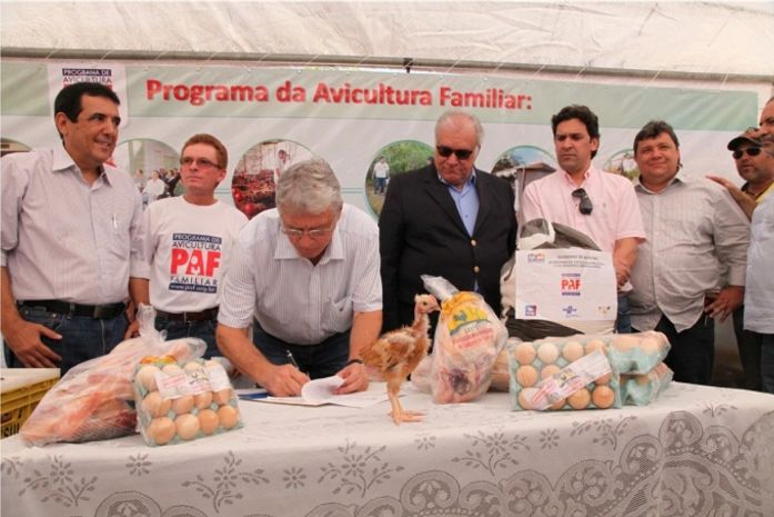 Agricultores são incluídos no Programa de Avicultura Familiar Sustentável