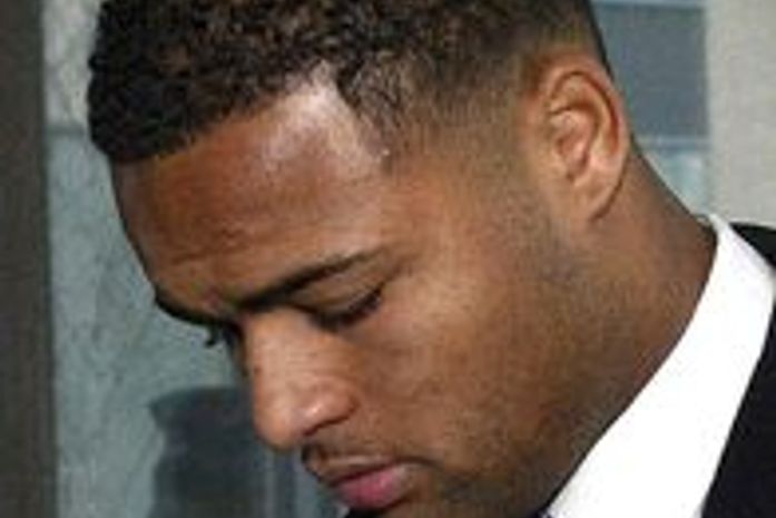 Jogador de 18 anos do Manchester City é condenado a 16 meses de prisão
