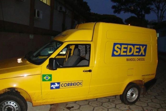Funcionário dos Correios é rendido e mercadorias são roubadas