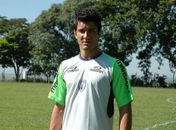 CRB anuncia zagueiro e garante chegada de mais três reforços