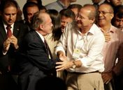 Renan Cumprimenta Sarney em Convenção do PMDB