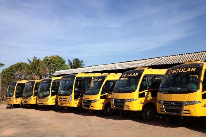 Prefeitura de Anadia recebe novos ônibus escolares para atender os alunos da rede municipal