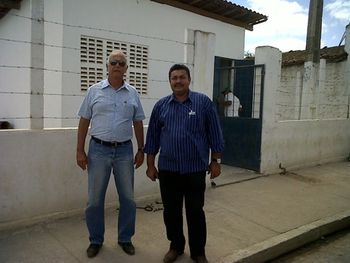 Presdiente Álvaro Menezes e Gerente da UN Bacia Leiteira, em visita a Estação de Esgoto da Cidade de Batalha