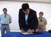 Prefeito Rui Palmeira assina ordem de serviço