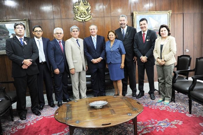 Renan recebe reitor da Ufal junto com a diretoria da Andifes