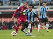 Grêmio goleia Caracas na Arena e lidera grupo