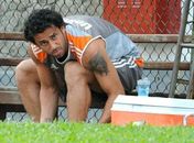 Fred brinca sobre jejum de gols após dar beijo em fã