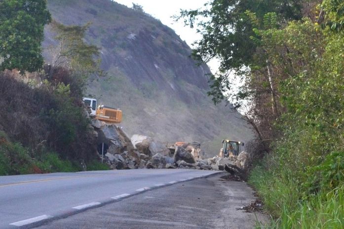 Empresa interdita BR 101 para realizar implosão