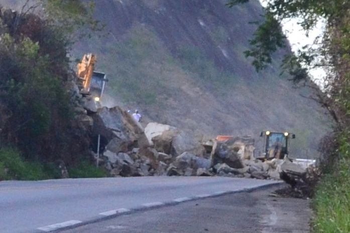 Empresa interdita BR 101 para realizar implosão