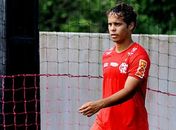 Terceiro se apresenta como representante de Baggio e confirma parceria com Carlos Leite