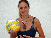 Pioneira em ensaio nu, Ida incentiva atletas a terem carreira 'paralela'