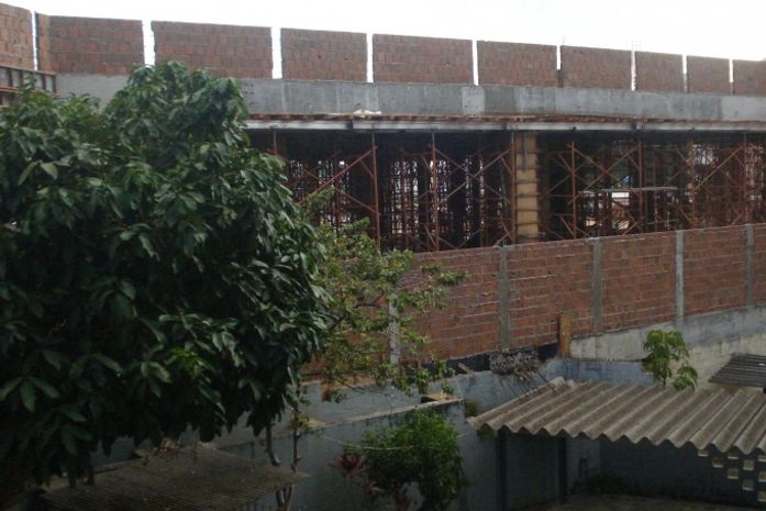 Obra sem redes de proteção preocupa moradores