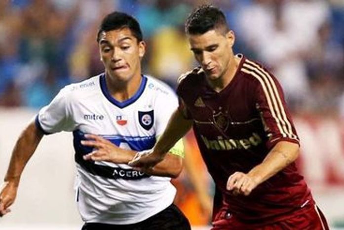 Pressionado por torcida, Flu perde chances e empata com chilenos no RJ