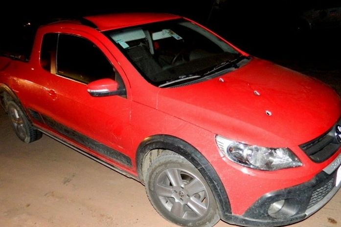 Carro do empresário atingido pelos disparos.