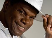 Cantor Emílio Santiago é internado em hospital da Zona Sul do Rio