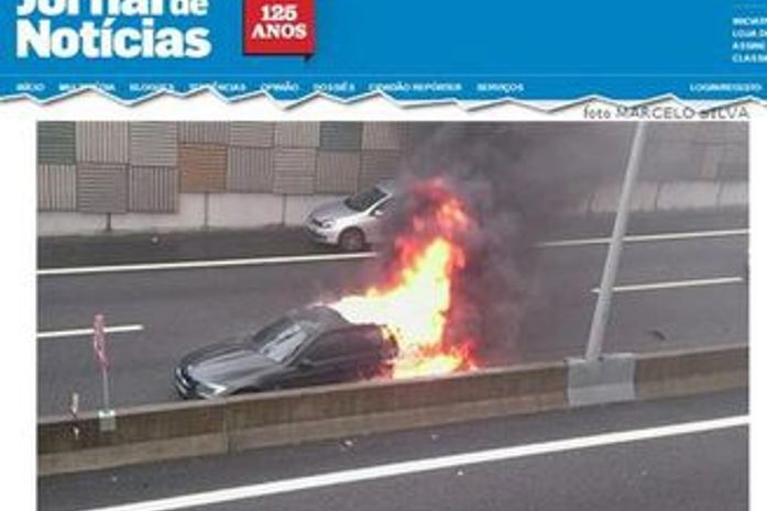 Carro de Liedson pega fogo em Portugal; jogador sai ileso
