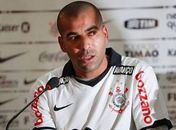 Sheik adota lado 'político' e ofusca comentaristas