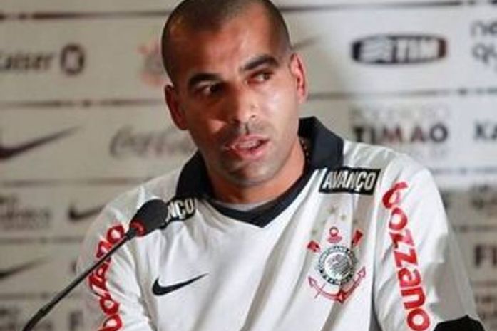 Sheik adota lado 'político' e ofusca comentaristas