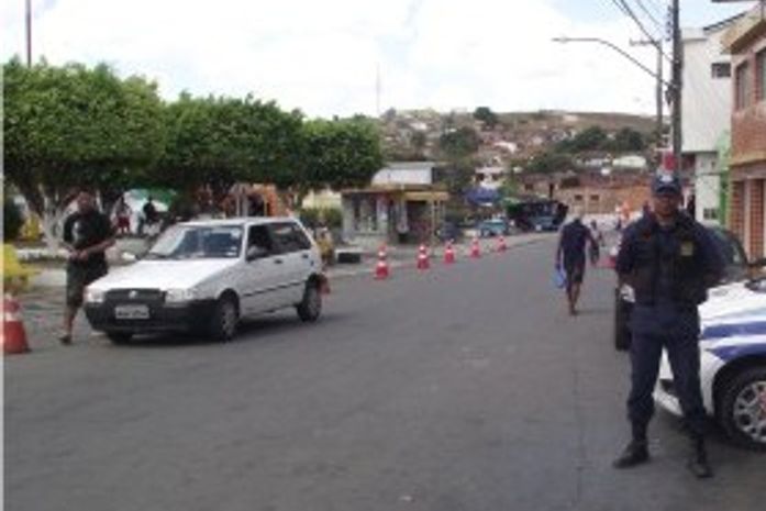 Novas regras vem melhorando o trânsito no Centro de Atalaia.