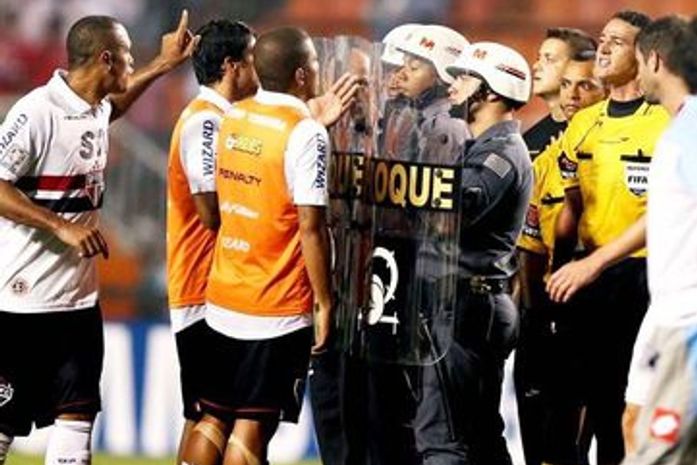 São-paulinos revelam o que Luis Fabiano teria dito ao árbitro
