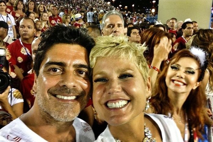 Namorado de Xuxa retribui declaração na internet: 'Gosto de qualquer jeito...'