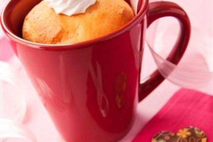 Nita Comemora Dia Internacional da Mulher com Bolo de Caneca